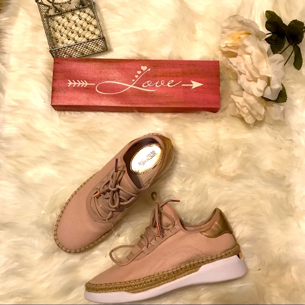 🌸🔥Michael Kors Sneakers soft pink ft.rose gold🔥